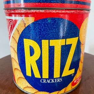 Vintage Ritz Cracker tin from 1982, Vintage Tin, Vintage cracker tin